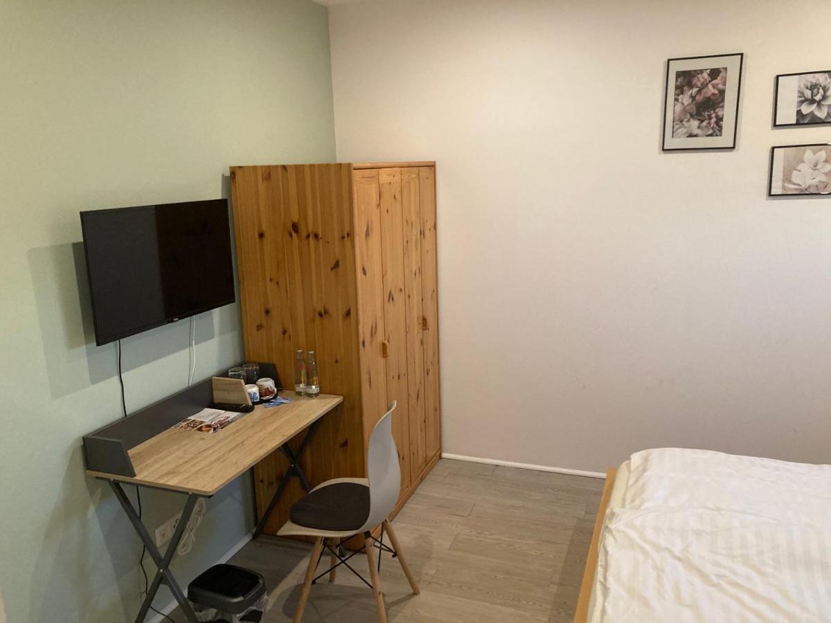 Gaeste Und Messezimmer Adelheidsdorf Exterior photo