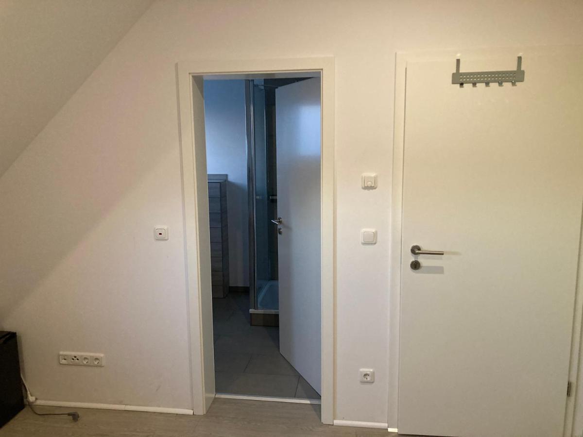Gaeste Und Messezimmer Adelheidsdorf Exterior photo