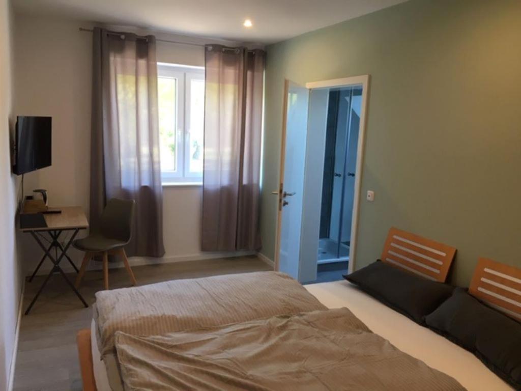 Gaeste Und Messezimmer Adelheidsdorf Exterior photo